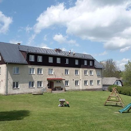 Hotel Rohanov Lhota nad Rohanovem Екстериор снимка