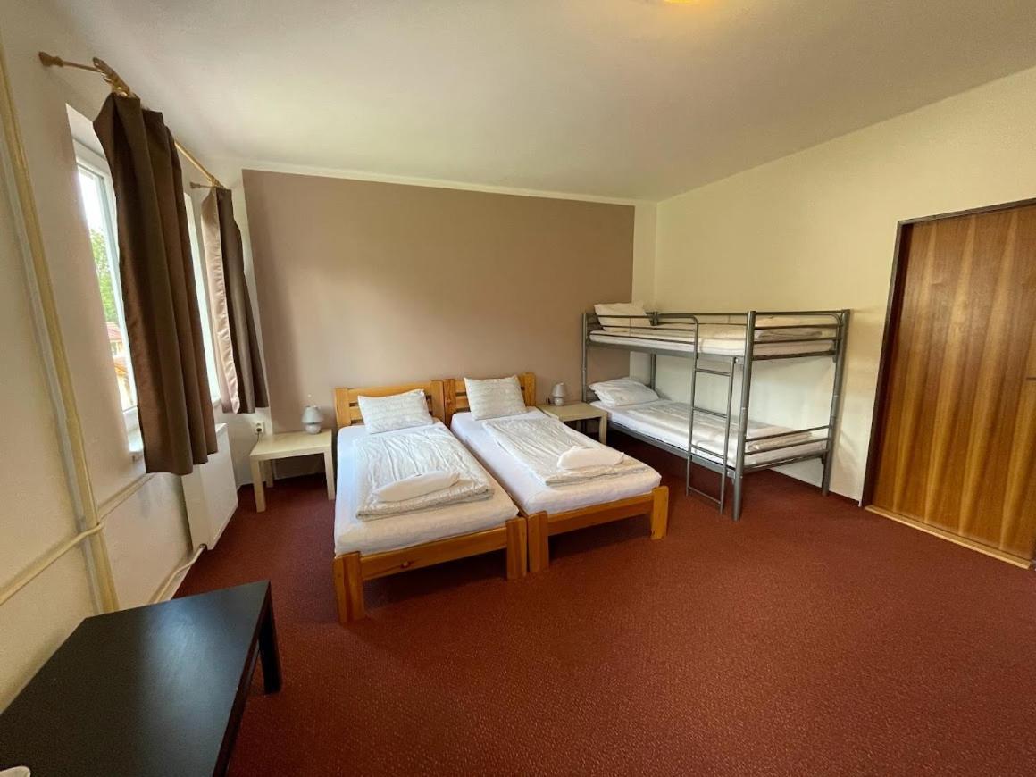 Hotel Rohanov Lhota nad Rohanovem Екстериор снимка