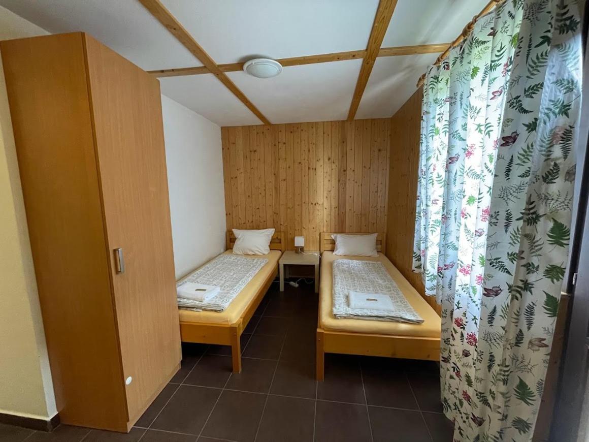 Hotel Rohanov Lhota nad Rohanovem Екстериор снимка