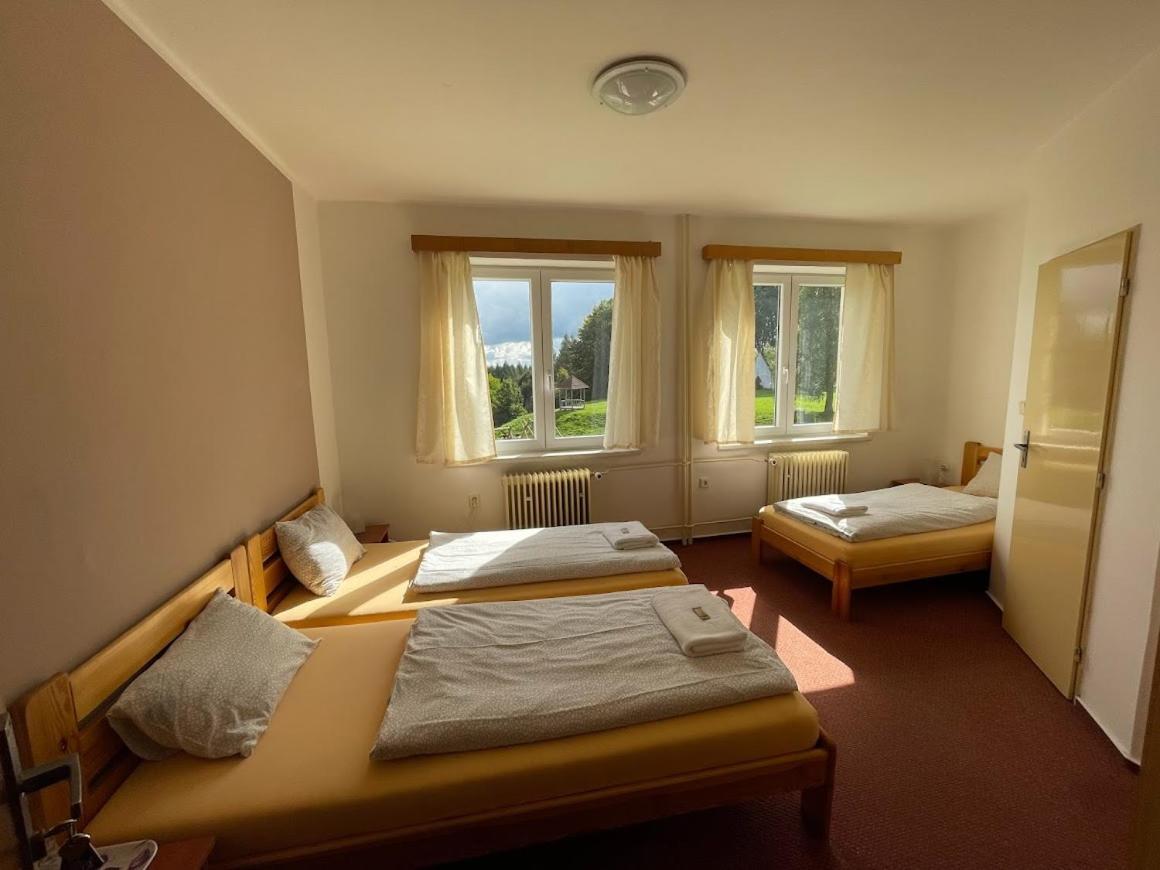 Hotel Rohanov Lhota nad Rohanovem Екстериор снимка