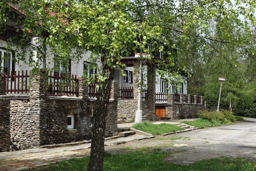 Hotel Rohanov Lhota nad Rohanovem Екстериор снимка