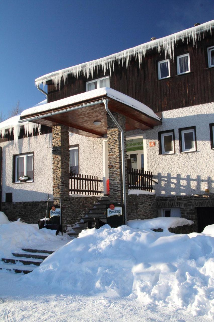 Hotel Rohanov Lhota nad Rohanovem Екстериор снимка