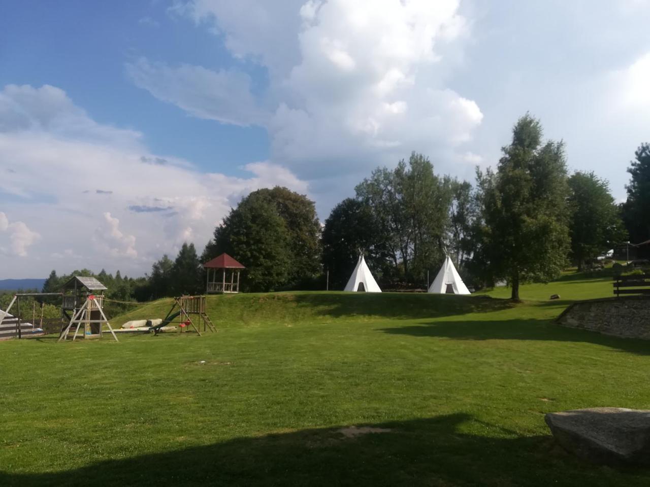 Hotel Rohanov Lhota nad Rohanovem Екстериор снимка