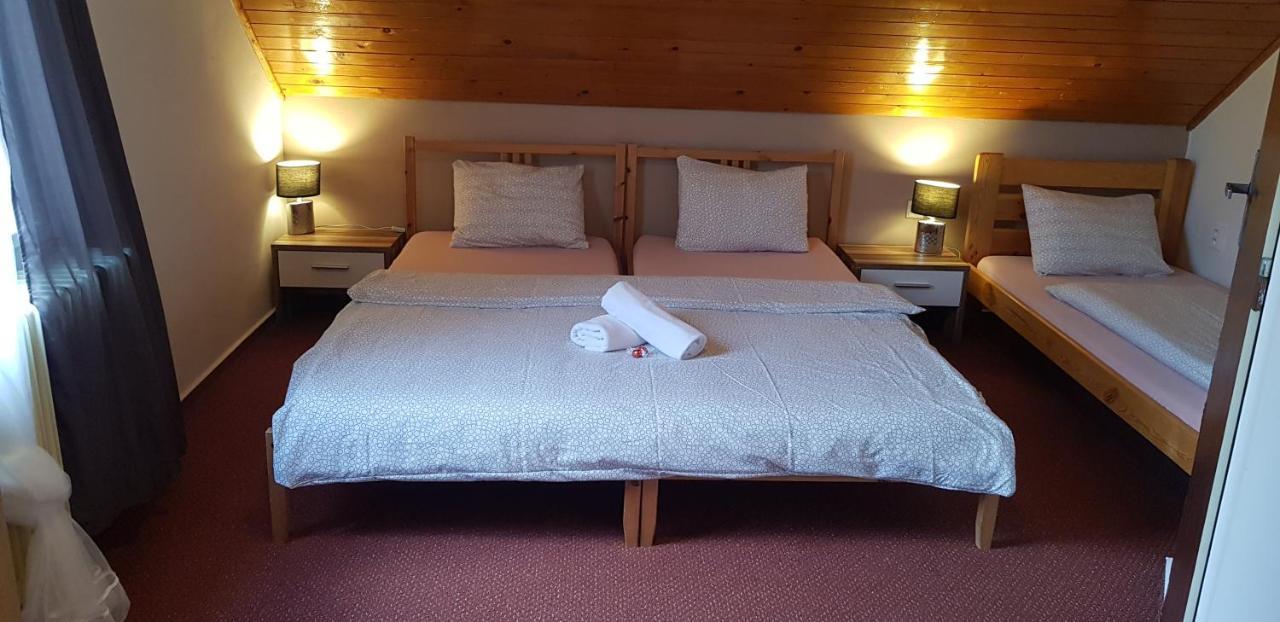 Hotel Rohanov Lhota nad Rohanovem Екстериор снимка